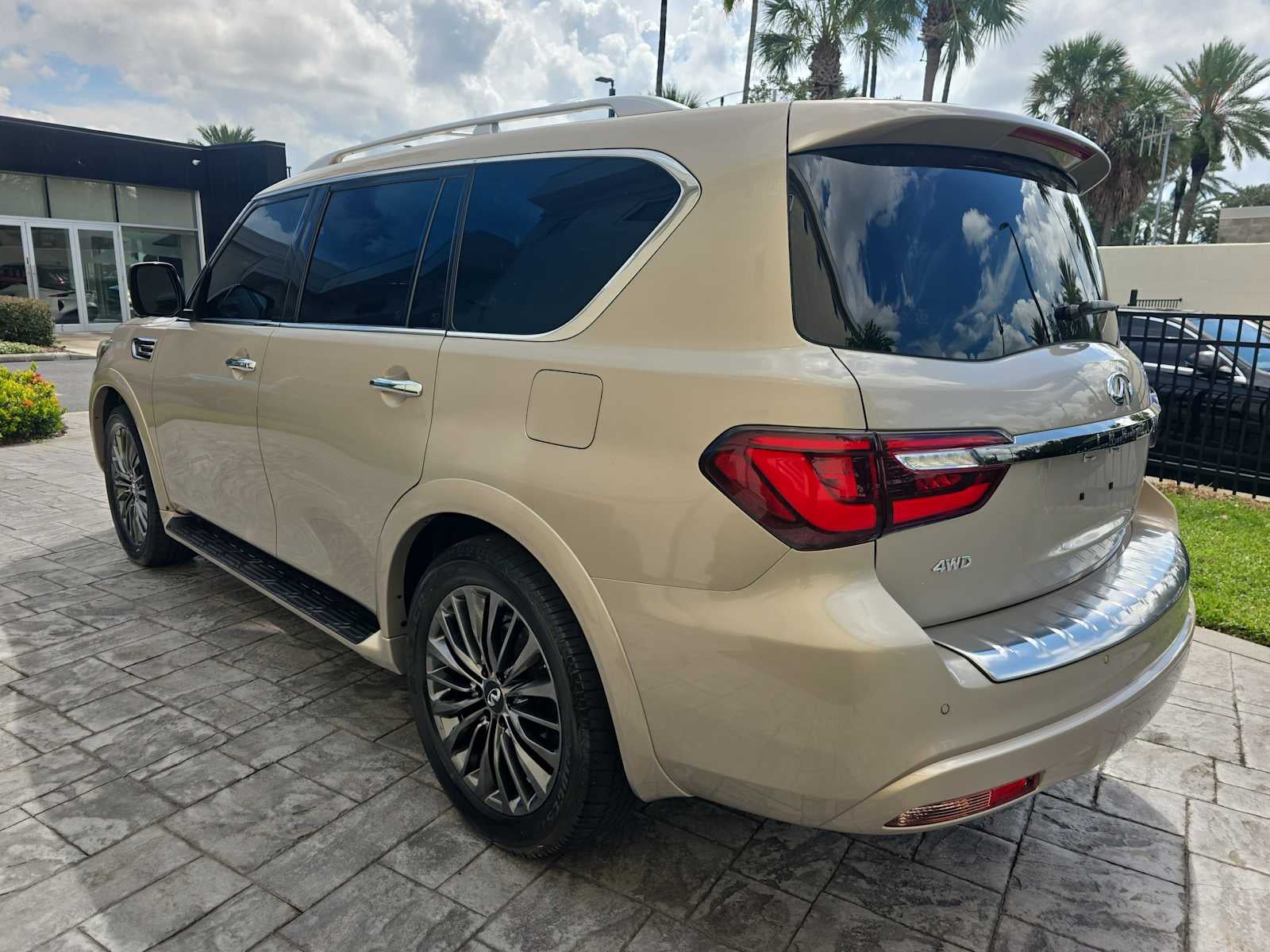 2023 INFINITI QX80 PREMIUM SELECT