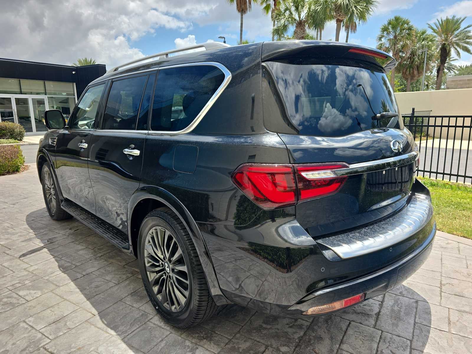 2023 INFINITI QX80 PREMIUM SELECT