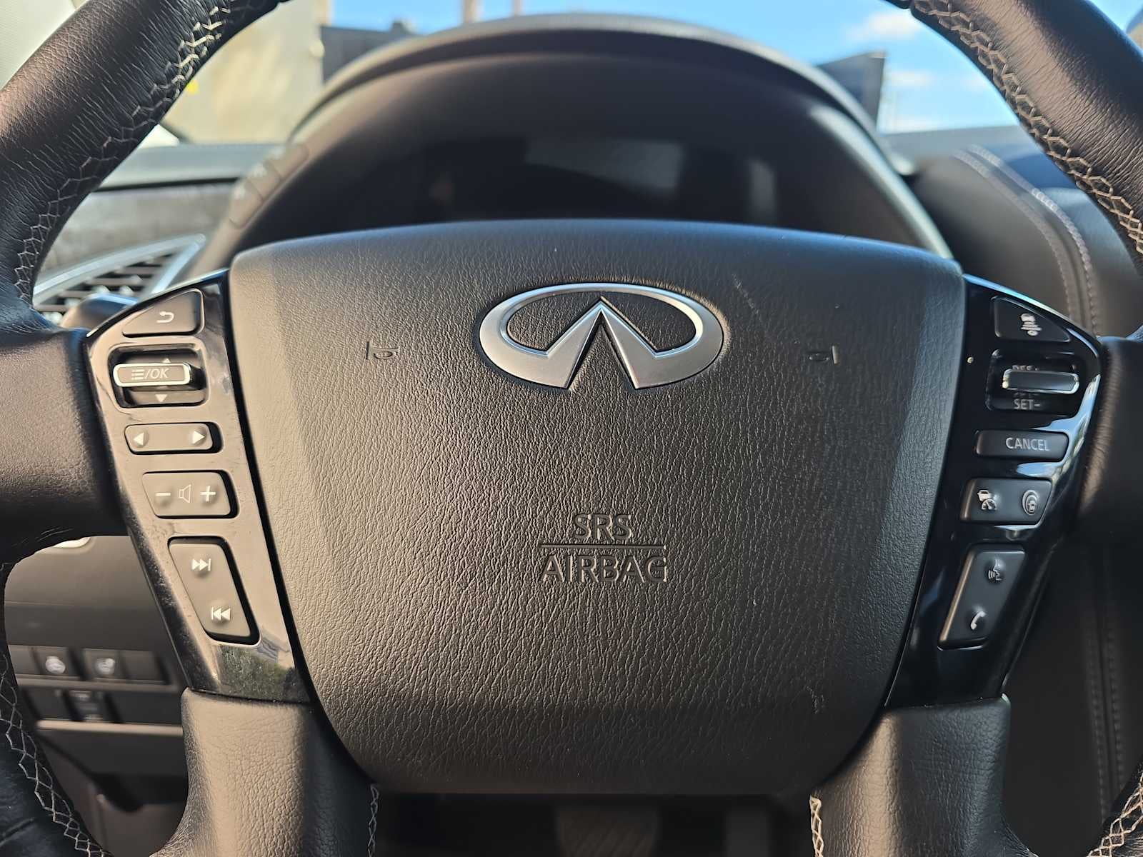 2024 INFINITI QX80 LUXE