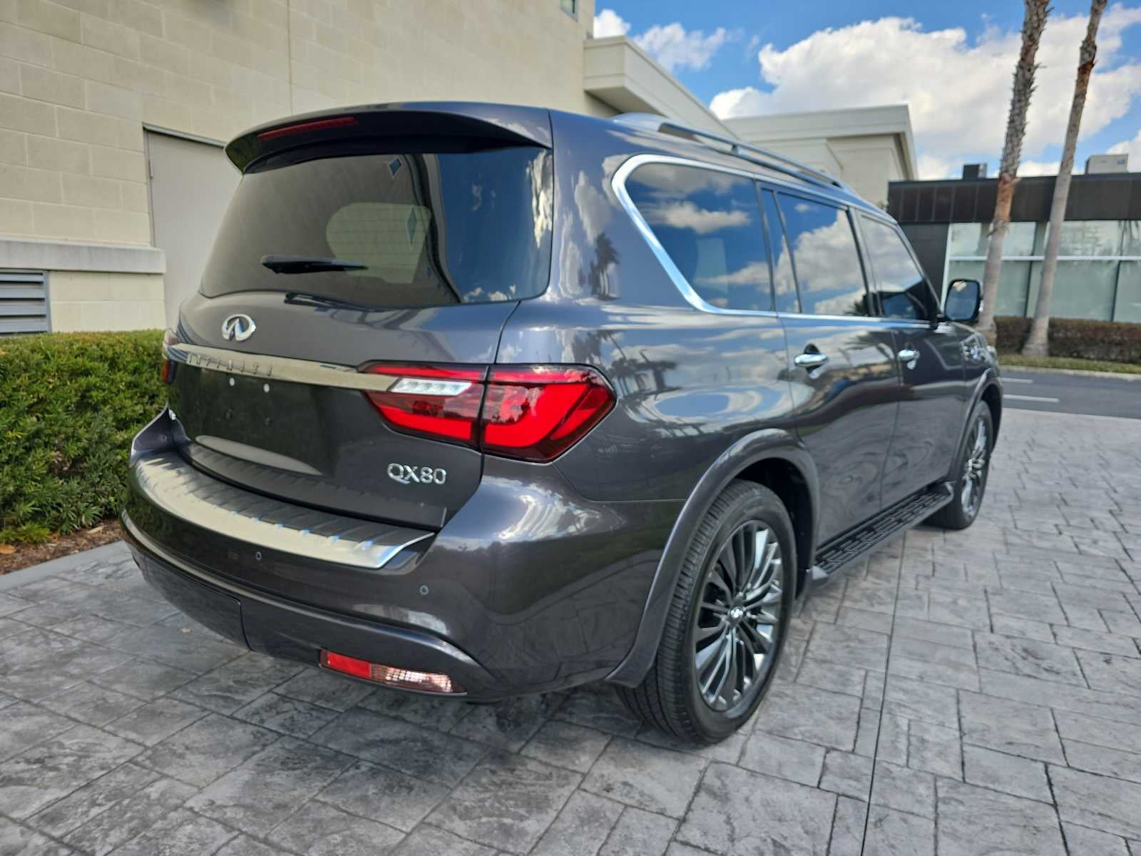 2024 INFINITI QX80 SENSORY