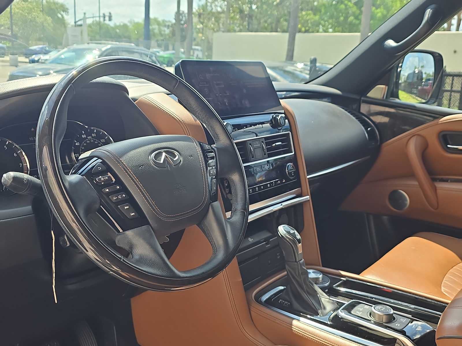 2024 INFINITI QX80 SENSORY