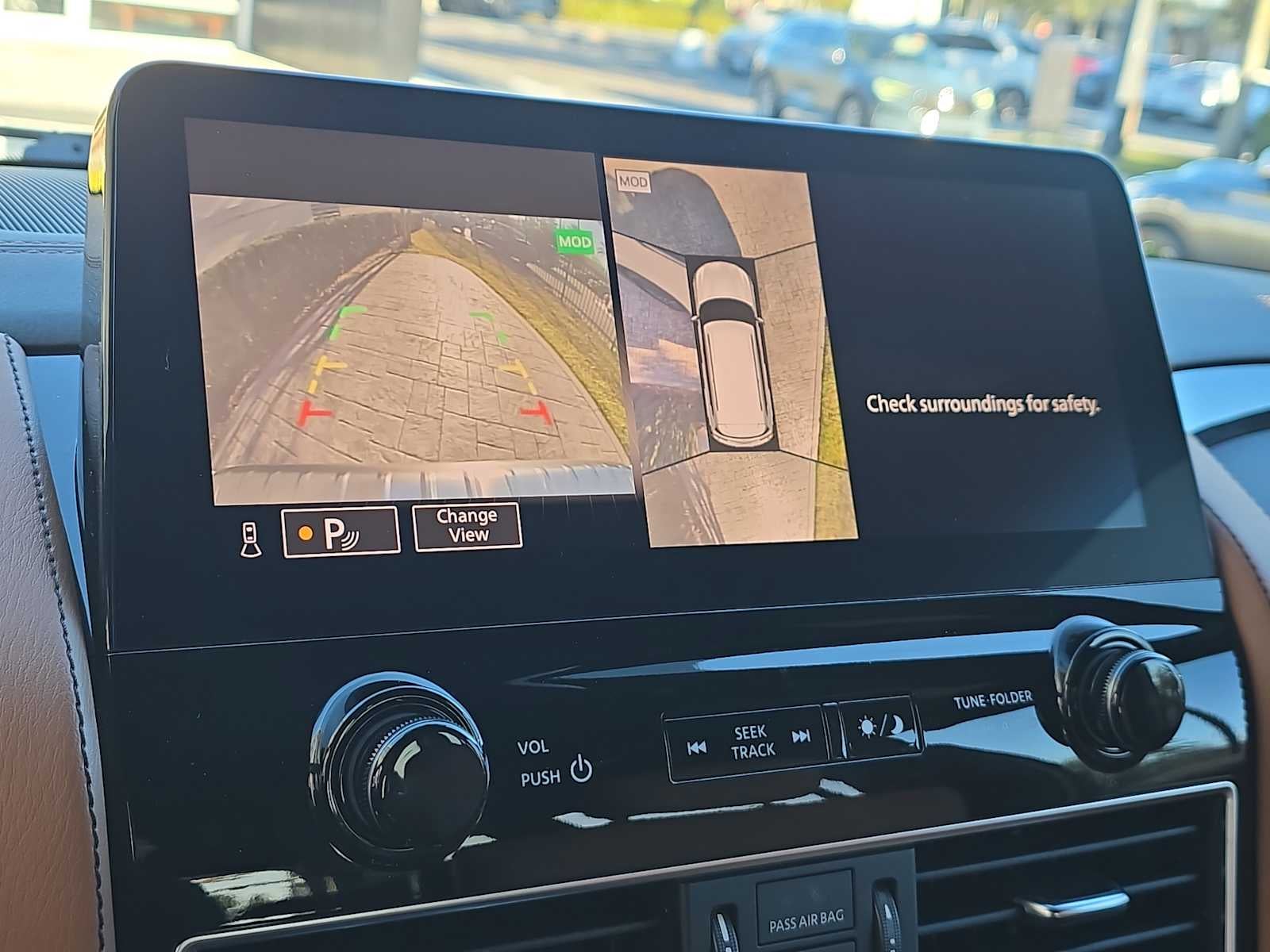 2024 INFINITI QX80 SENSORY