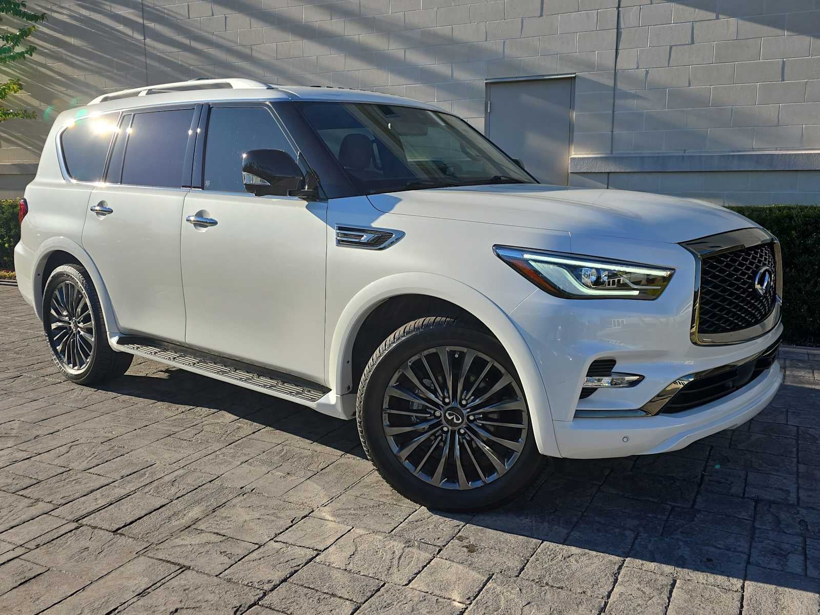 2024 INFINITI QX80 SENSORY