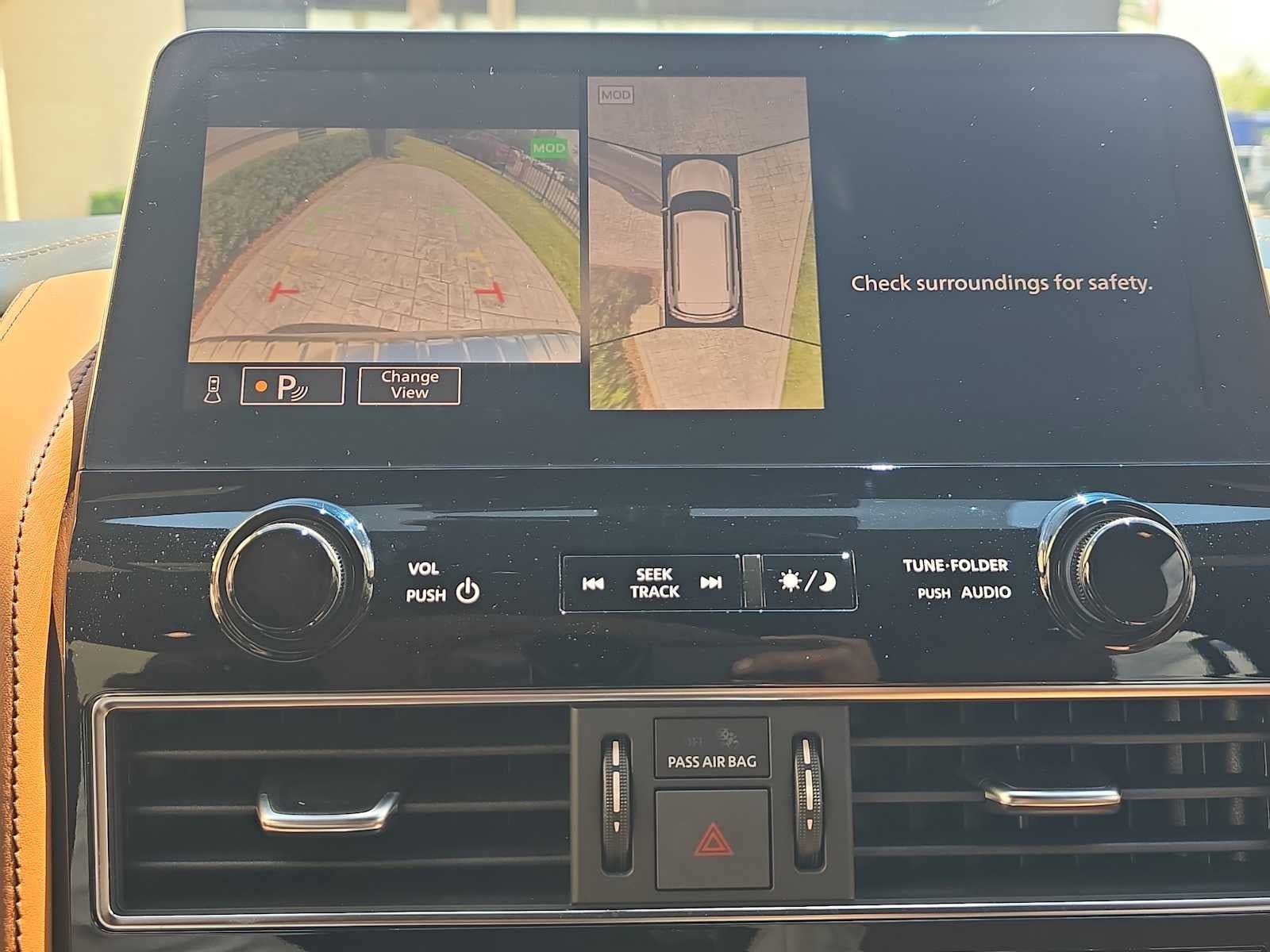 2024 INFINITI QX80 SENSORY