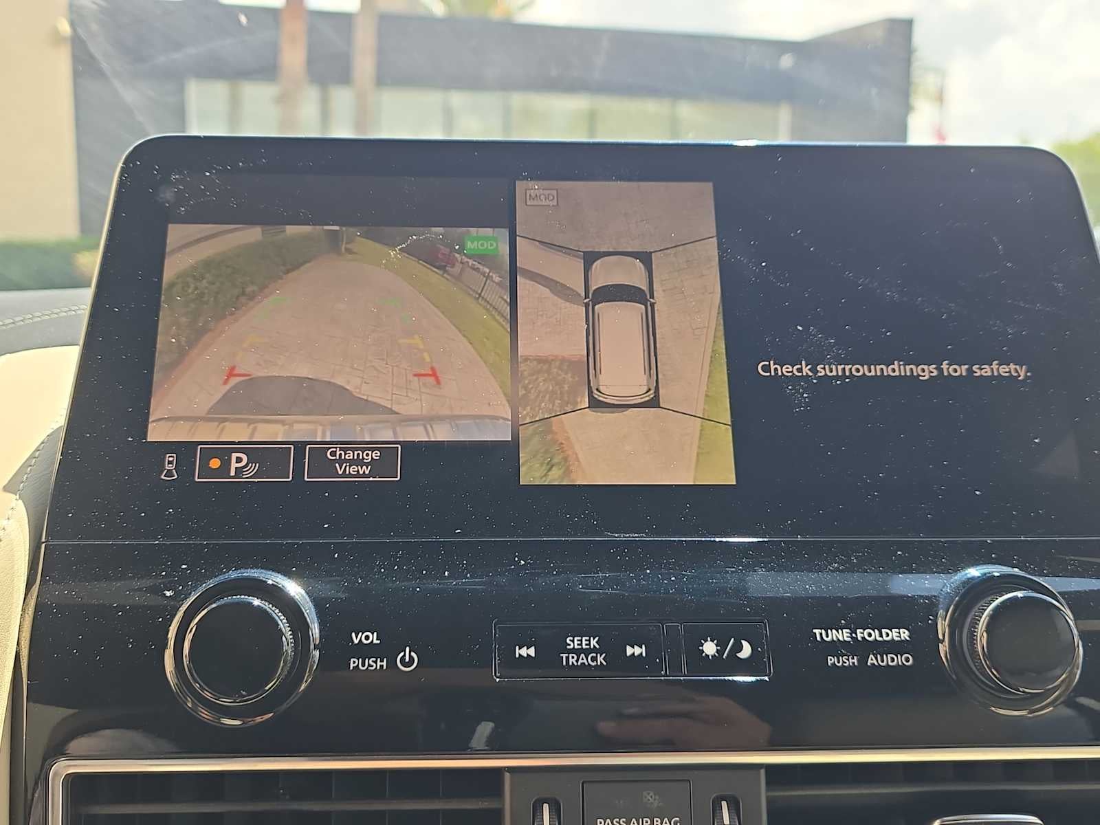 2024 INFINITI QX80 SENSORY