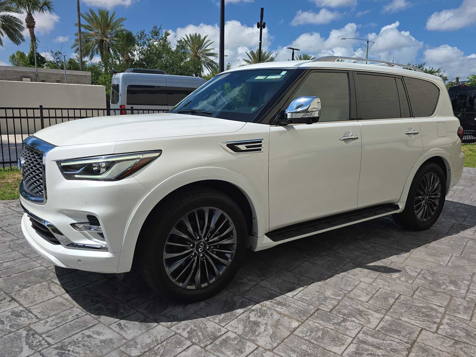 2024 INFINITI QX80 SENSORY
