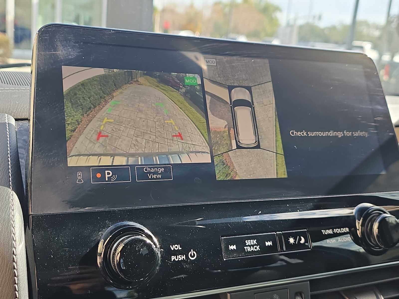 2024 INFINITI QX80 SENSORY