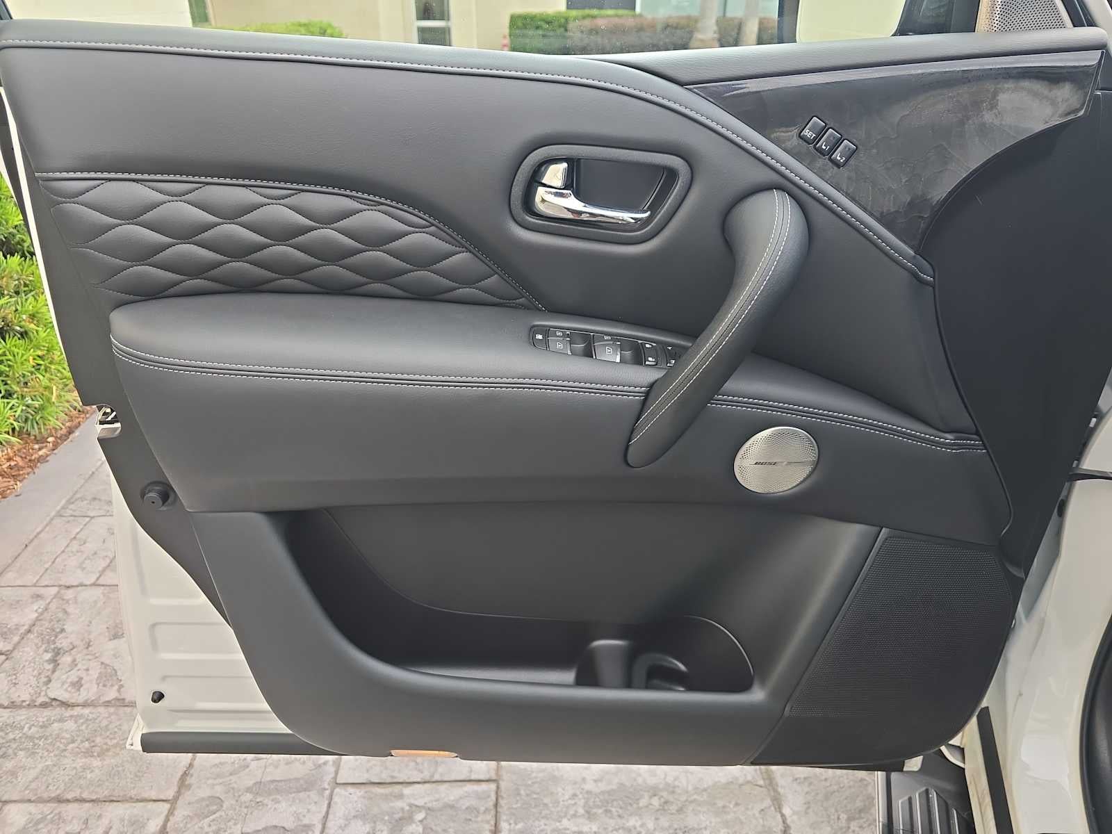 2024 INFINITI QX80 SENSORY