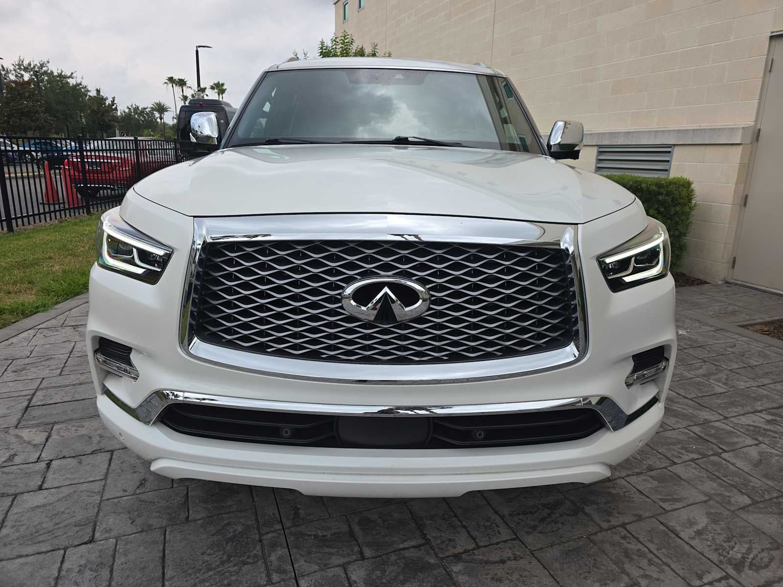 2024 INFINITI QX80 SENSORY