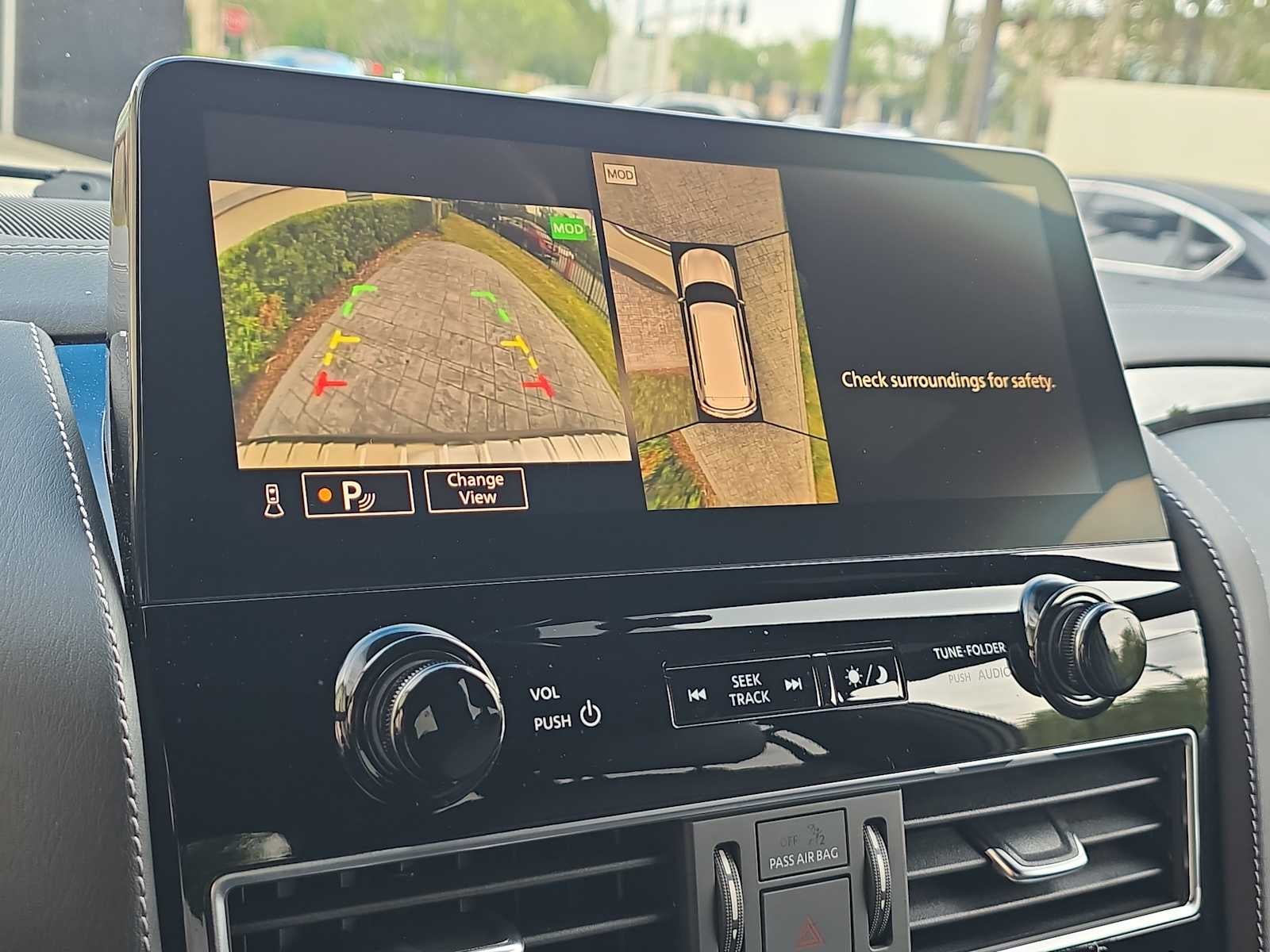 2024 INFINITI QX80 SENSORY