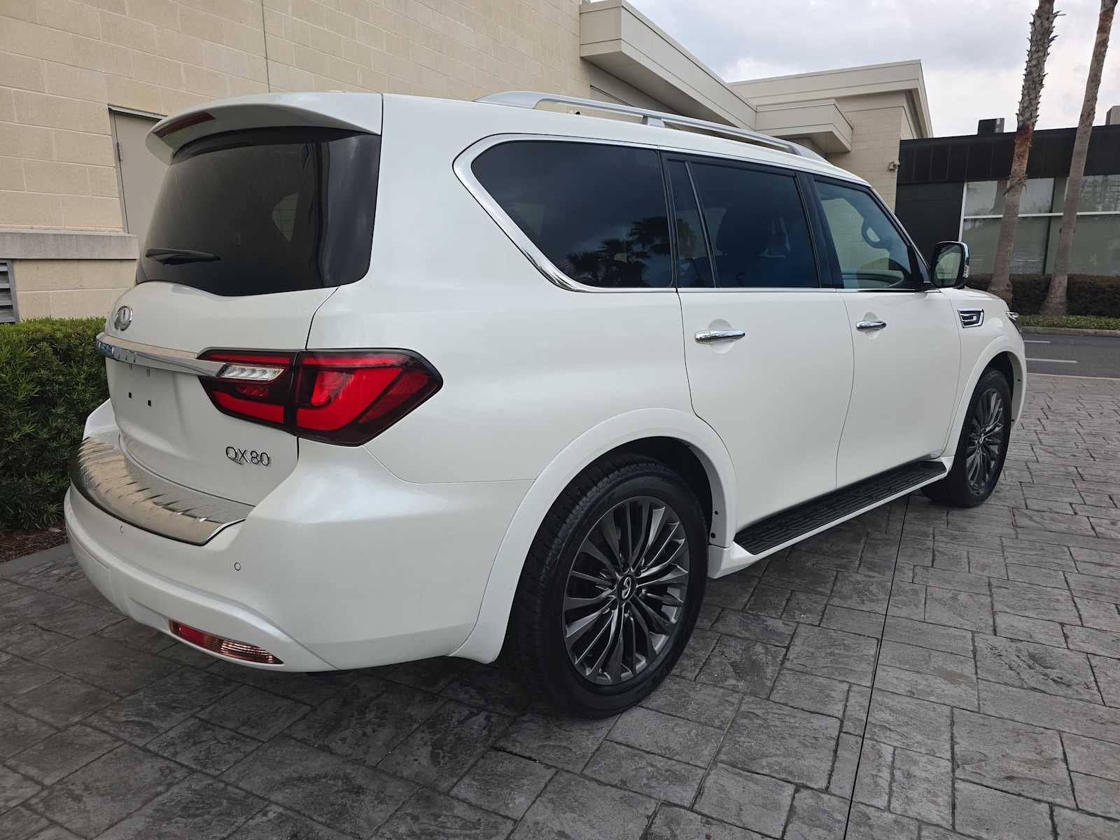 2024 INFINITI QX80 SENSORY