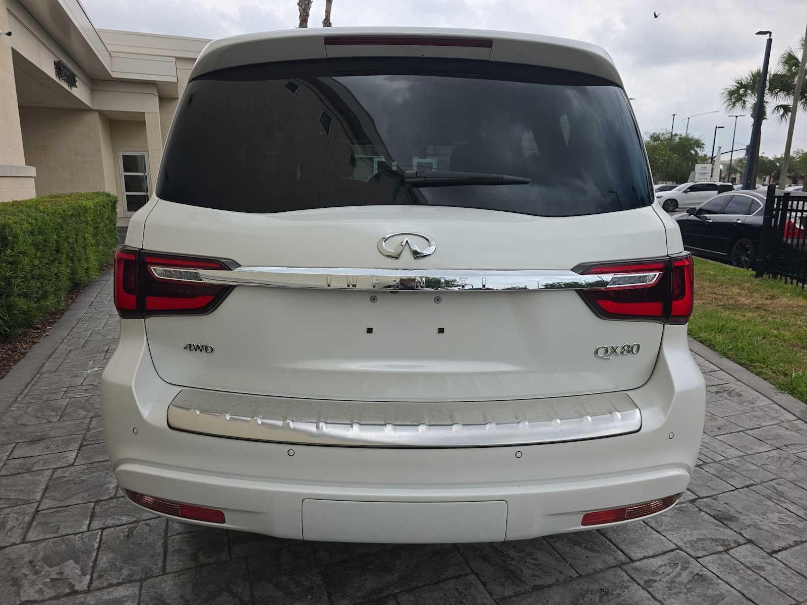 2024 INFINITI QX80 SENSORY