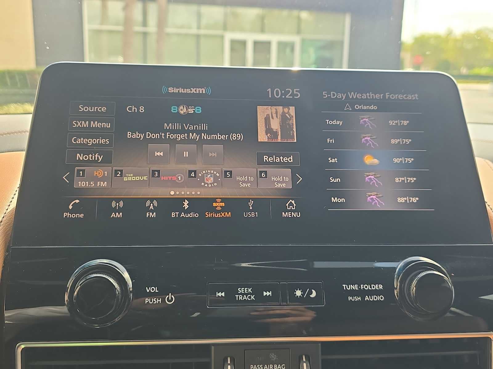 2023 INFINITI QX80 SENSORY
