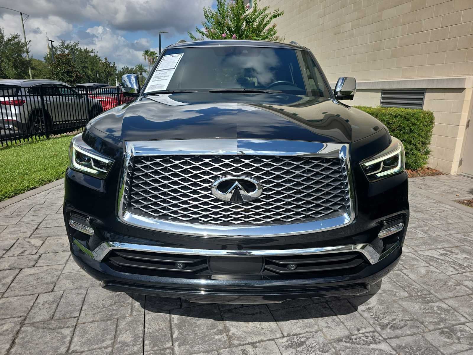 2023 INFINITI QX80 SENSORY
