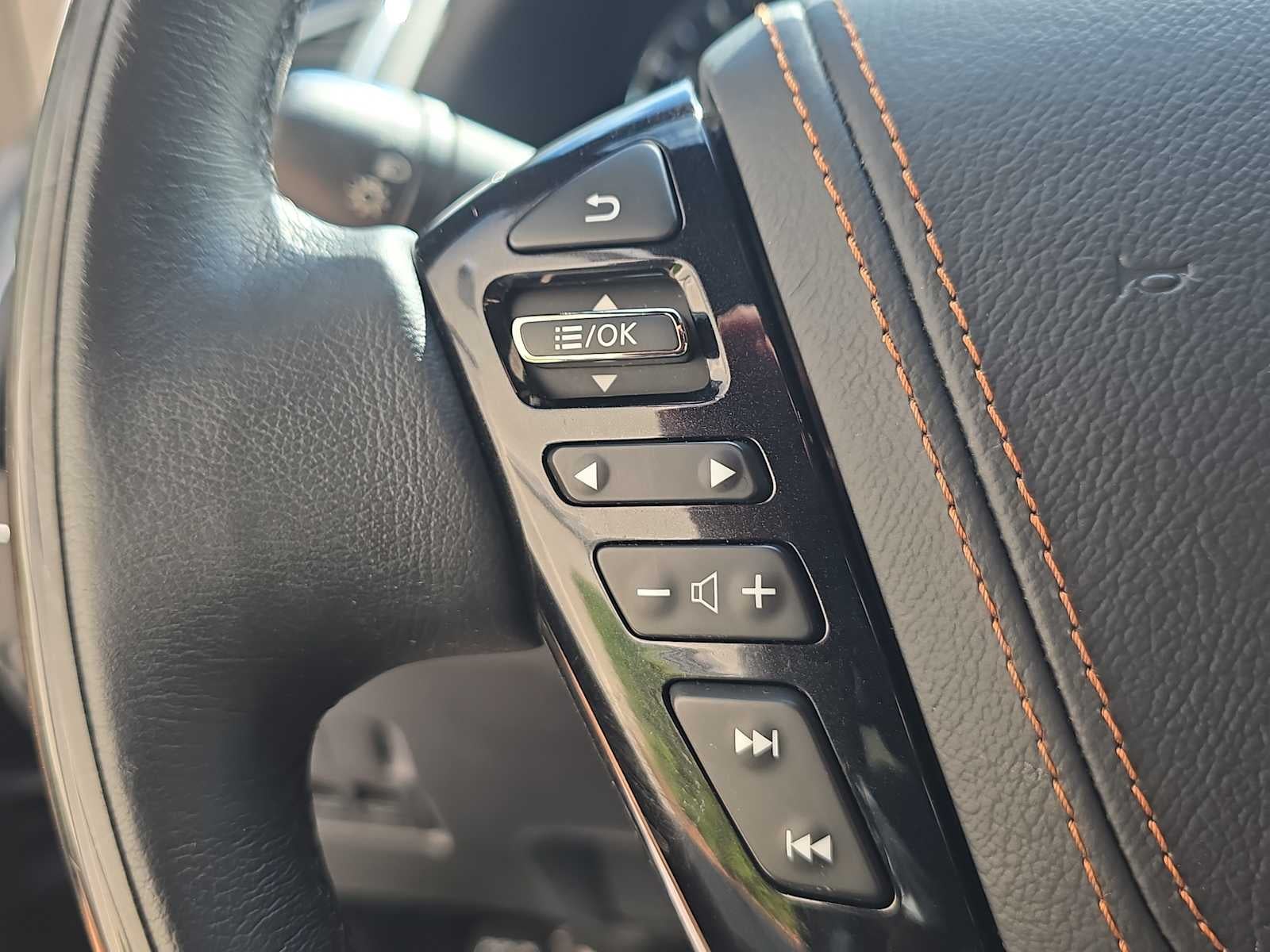 2023 INFINITI QX80 SENSORY
