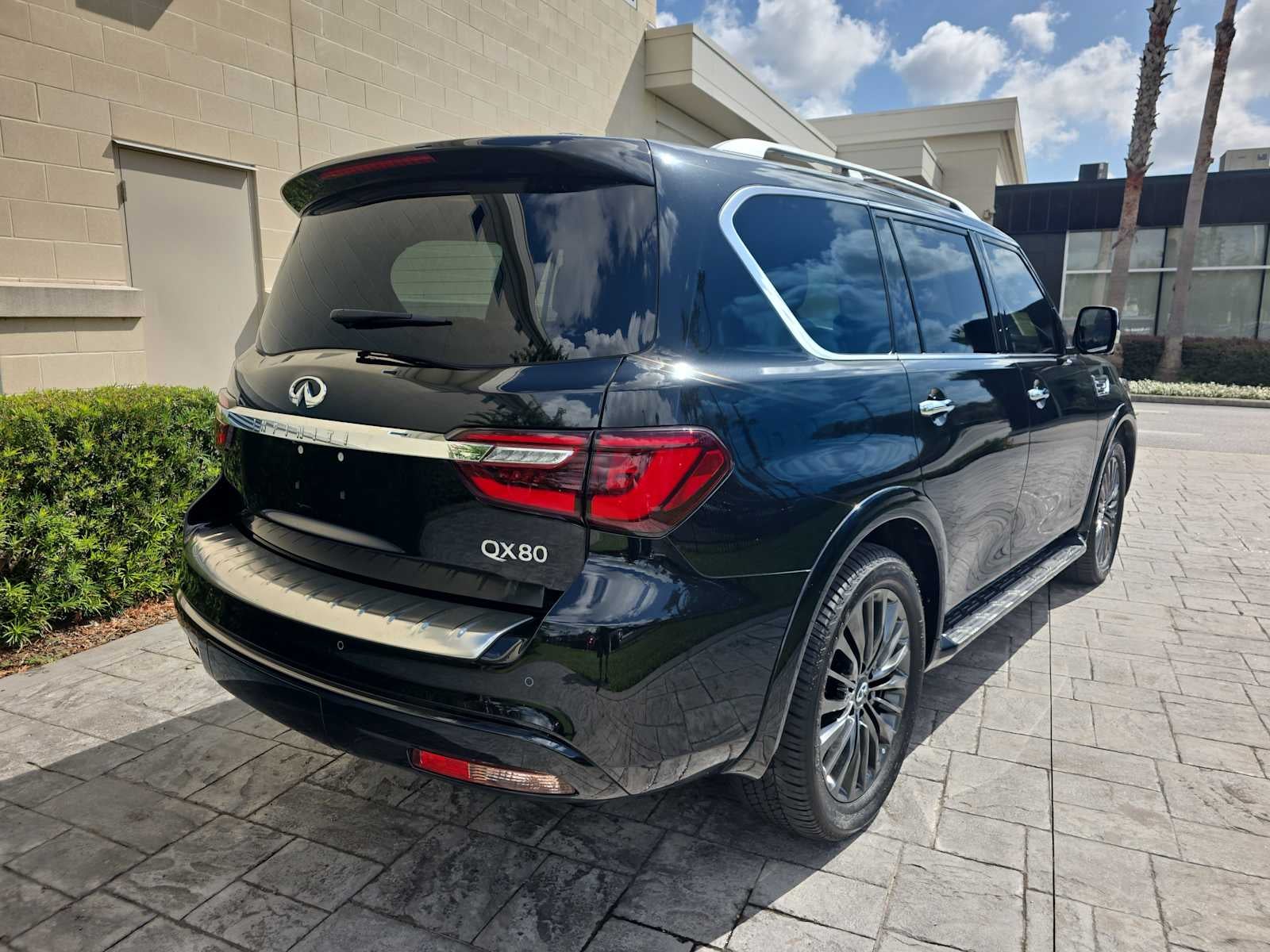 2023 INFINITI QX80 SENSORY