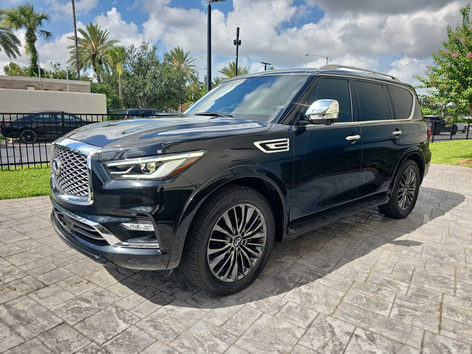 2023 INFINITI QX80 SENSORY