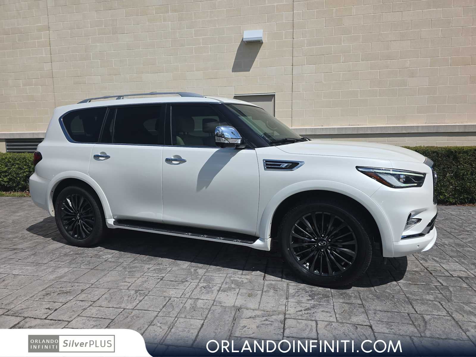 2023 INFINITI QX80 SENSORY
