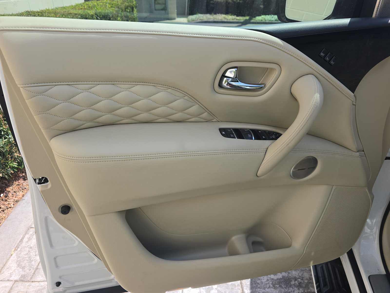 2023 INFINITI QX80 SENSORY