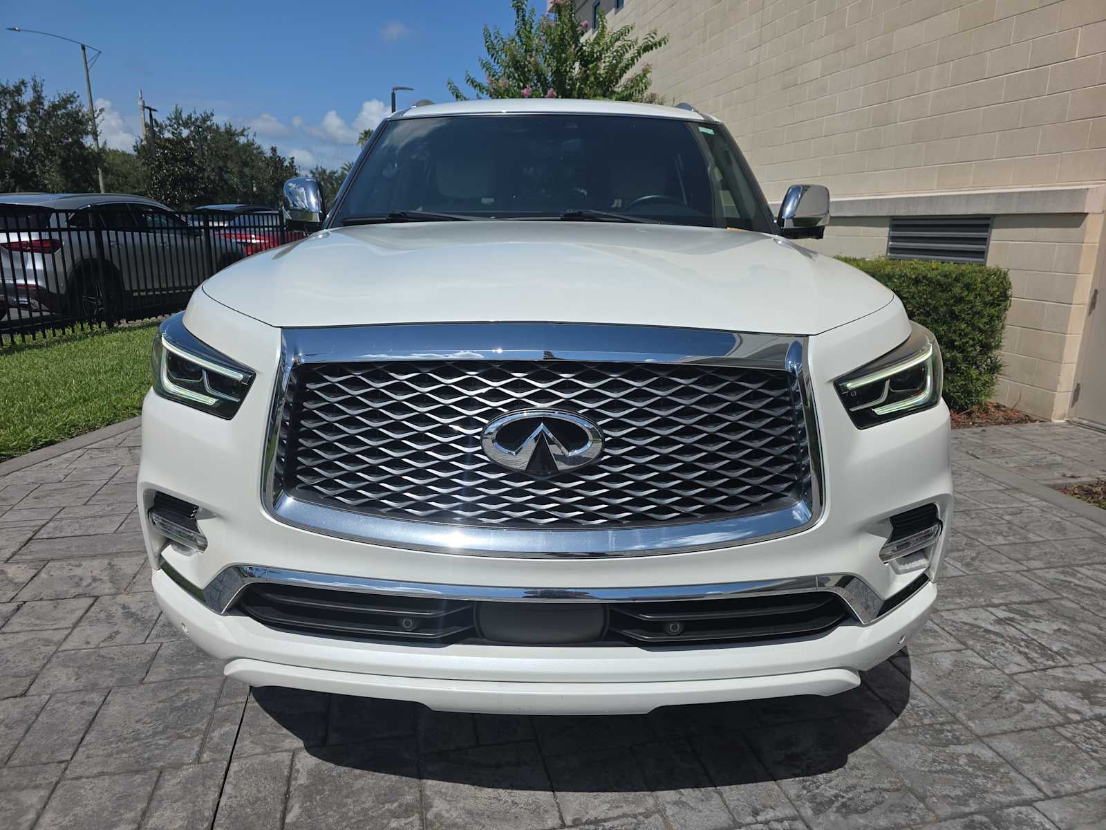2023 INFINITI QX80 SENSORY