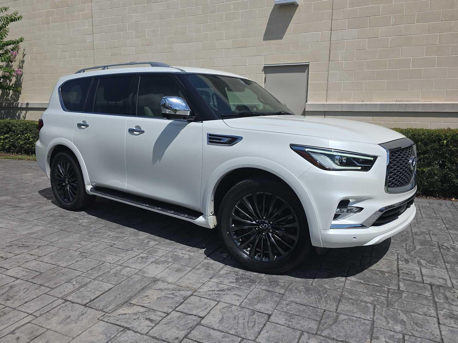 2023 INFINITI QX80 SENSORY
