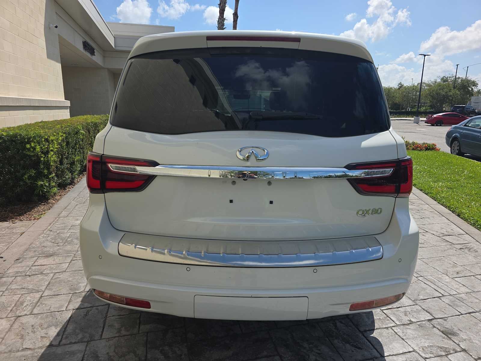 2023 INFINITI QX80 SENSORY