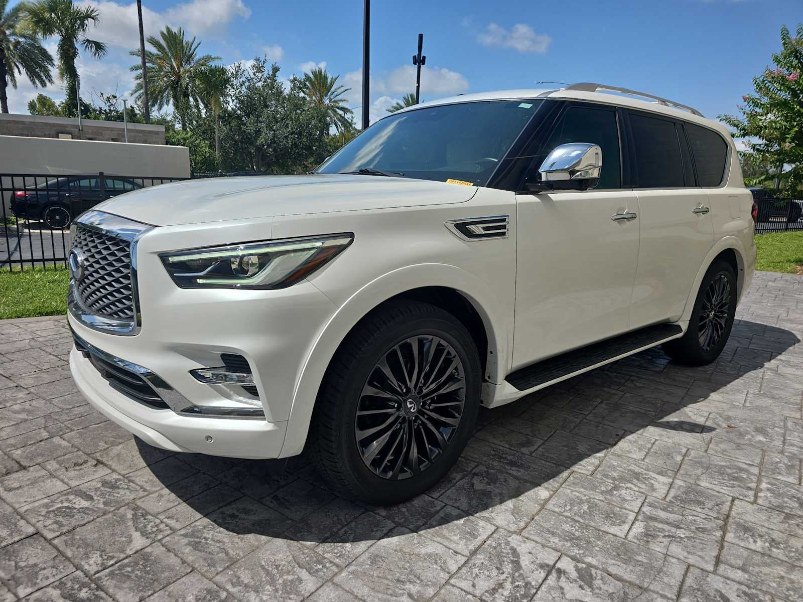 2023 INFINITI QX80 SENSORY