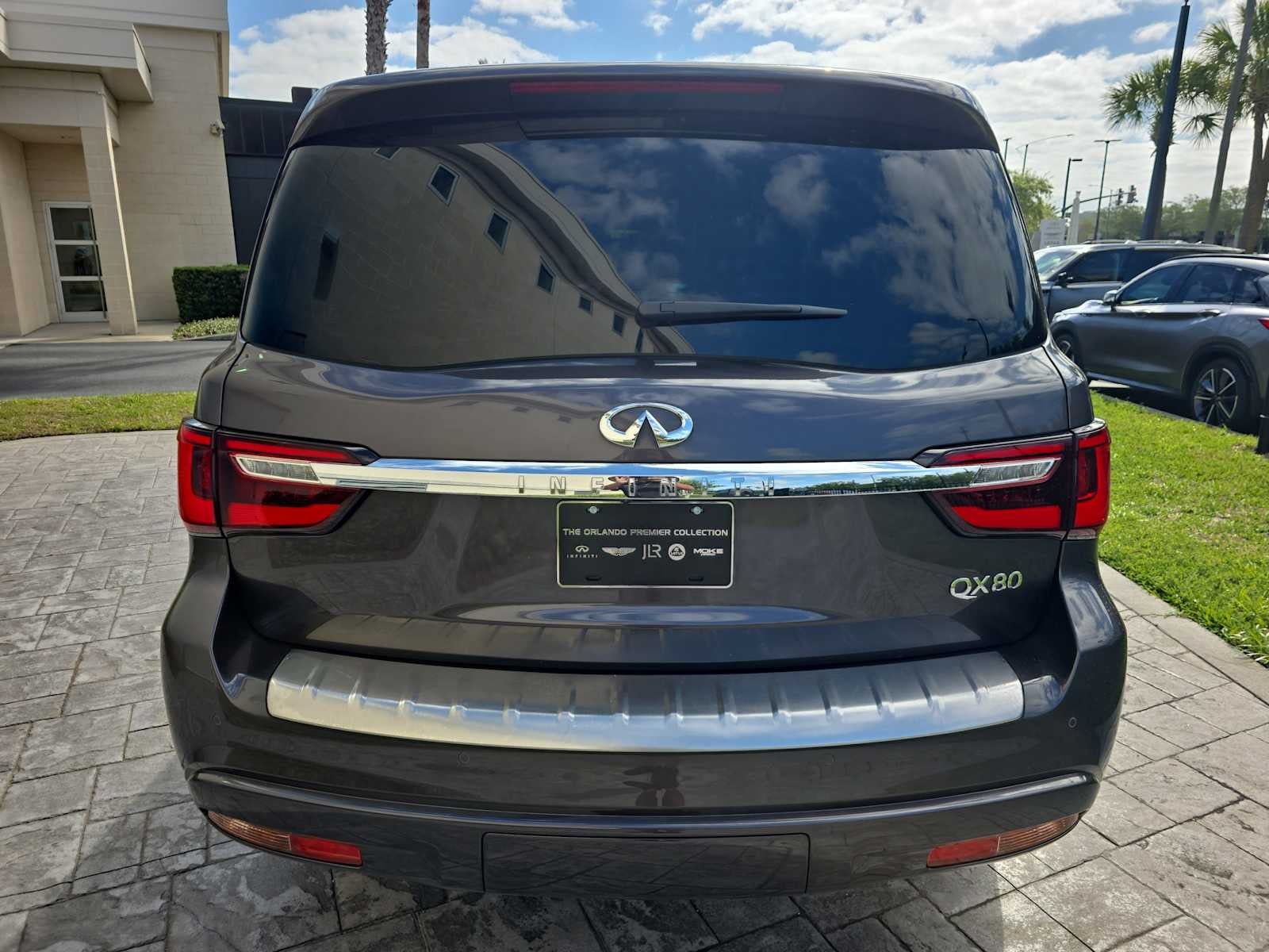 2022 INFINITI QX80 SENSORY