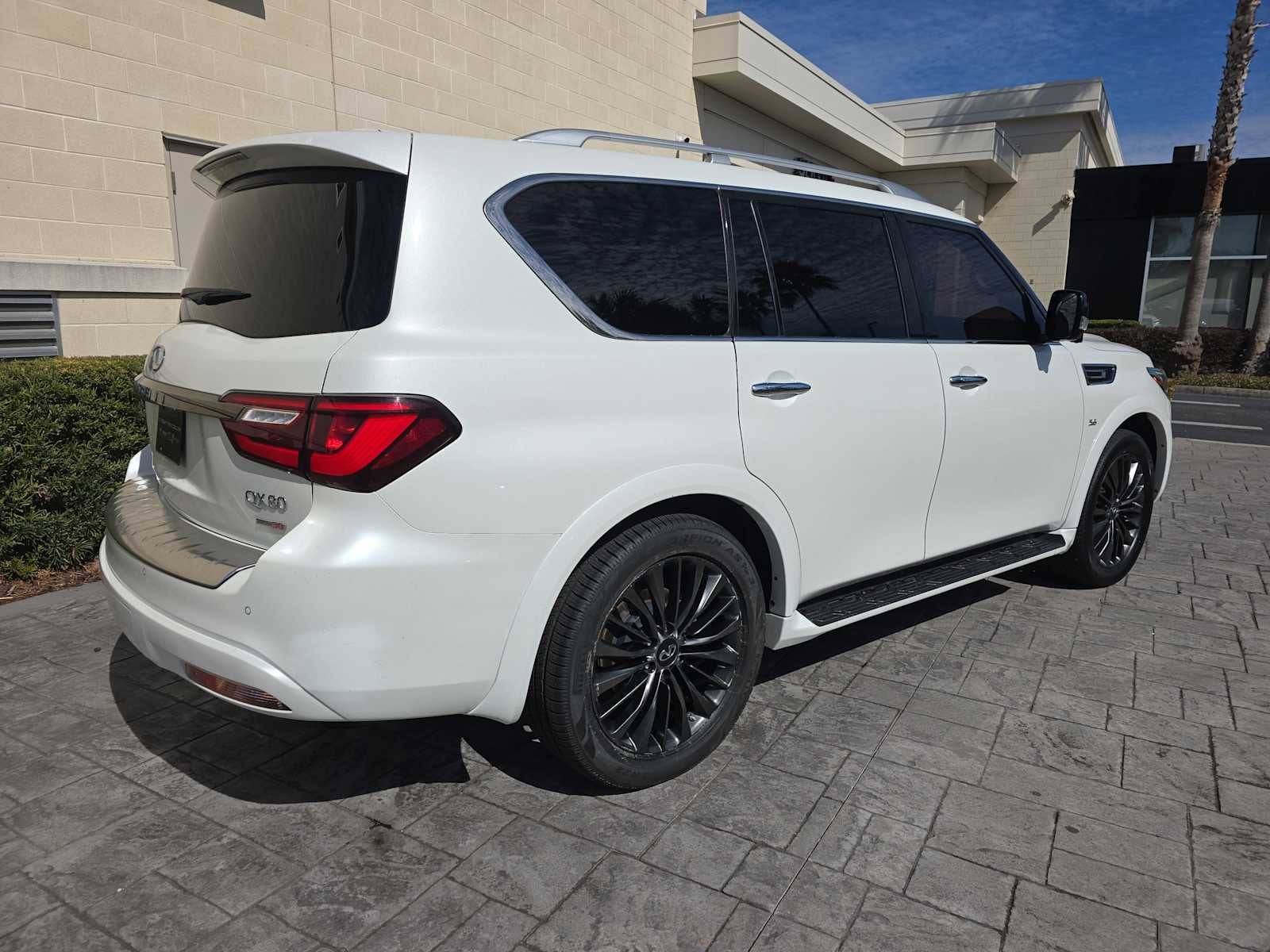 2020 INFINITI QX80 LUXE