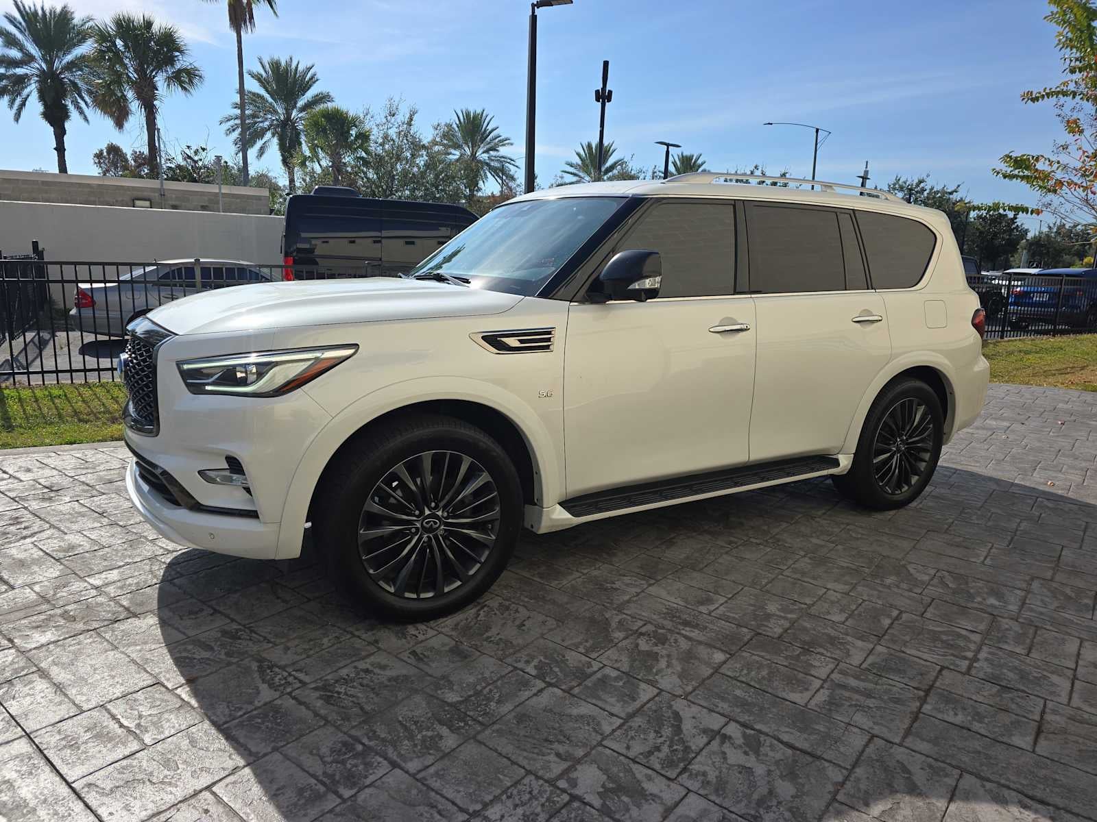 2020 INFINITI QX80 LUXE