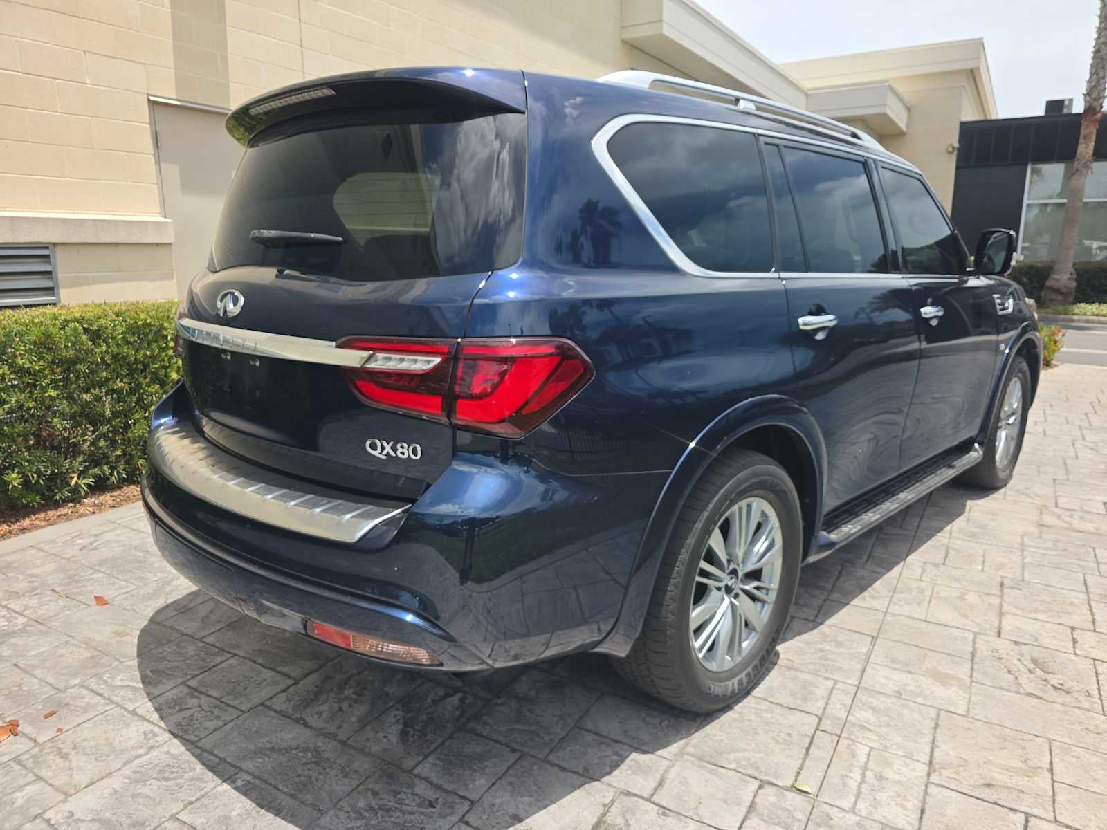 2019 INFINITI QX80 LUXE