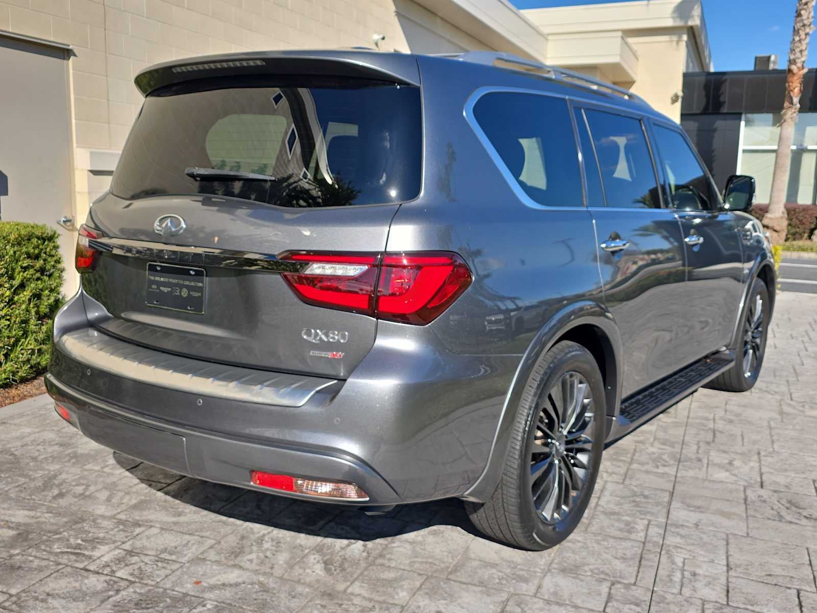 2020 INFINITI QX80 LUXE
