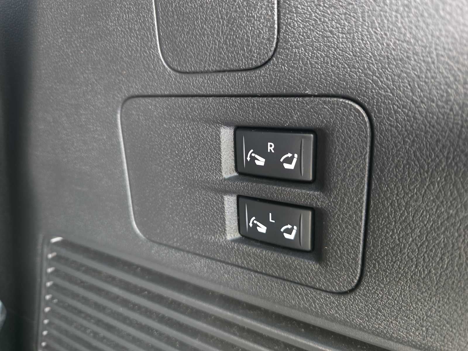 2025 INFINITI QX80 PURE