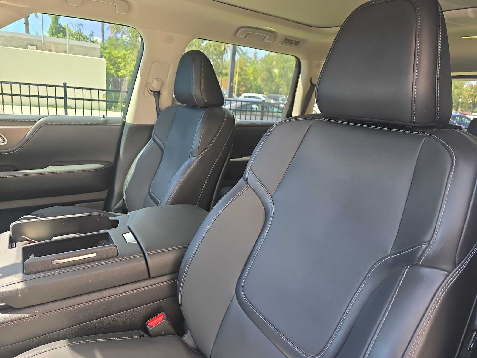 2025 INFINITI QX80 PURE
