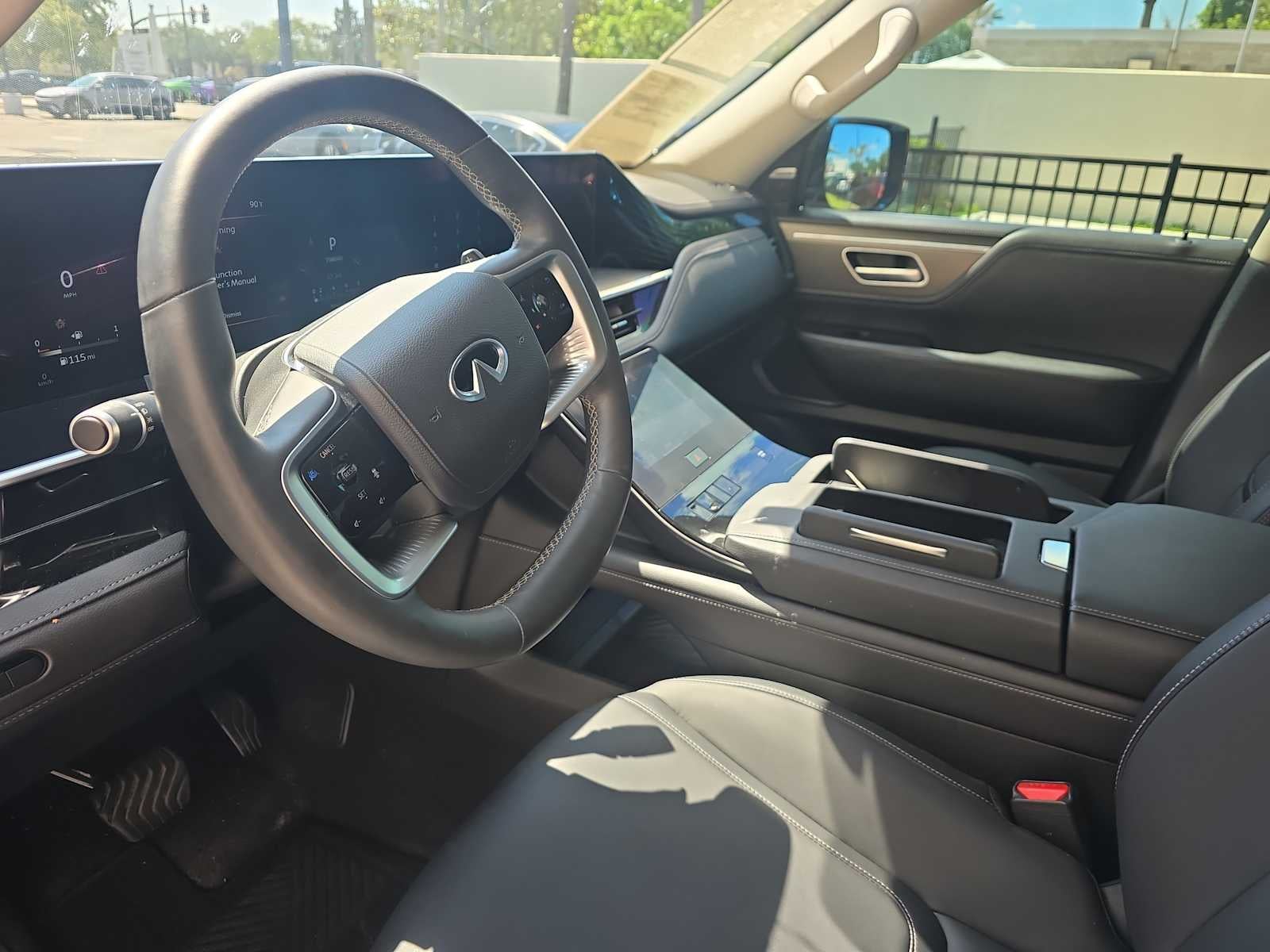 2025 INFINITI QX80 PURE