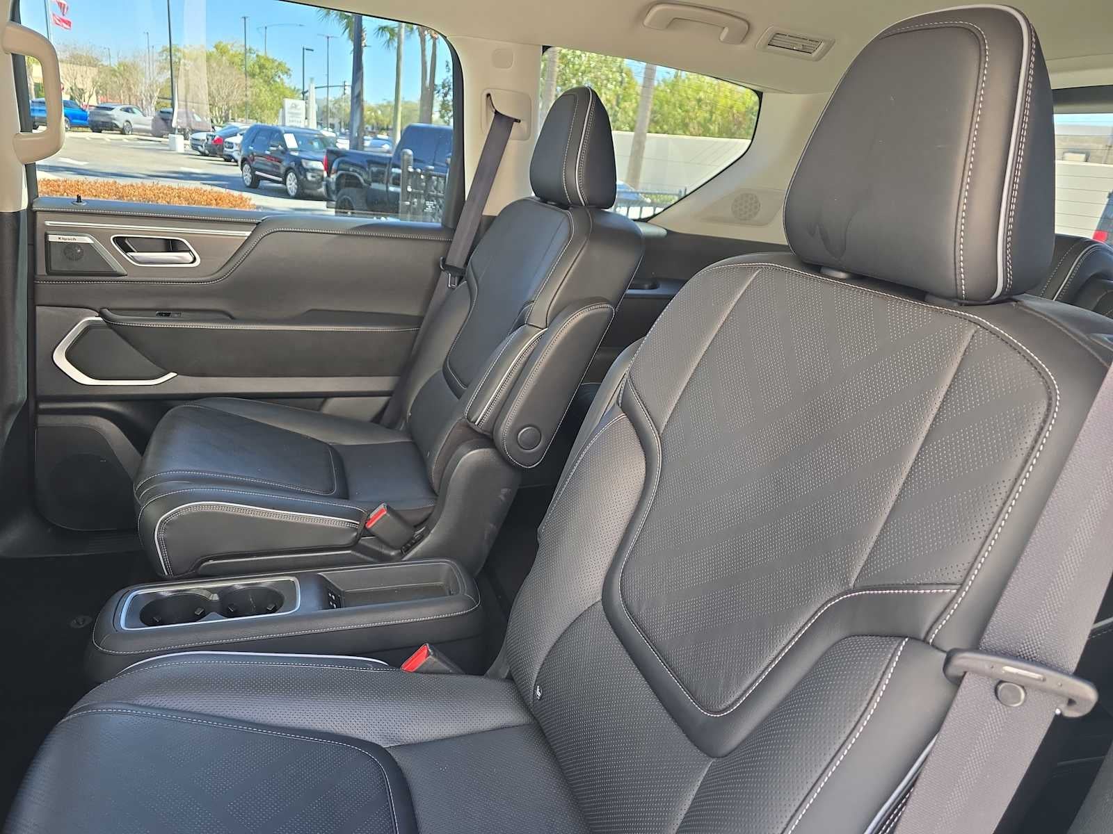 2025 INFINITI QX80 LUXE