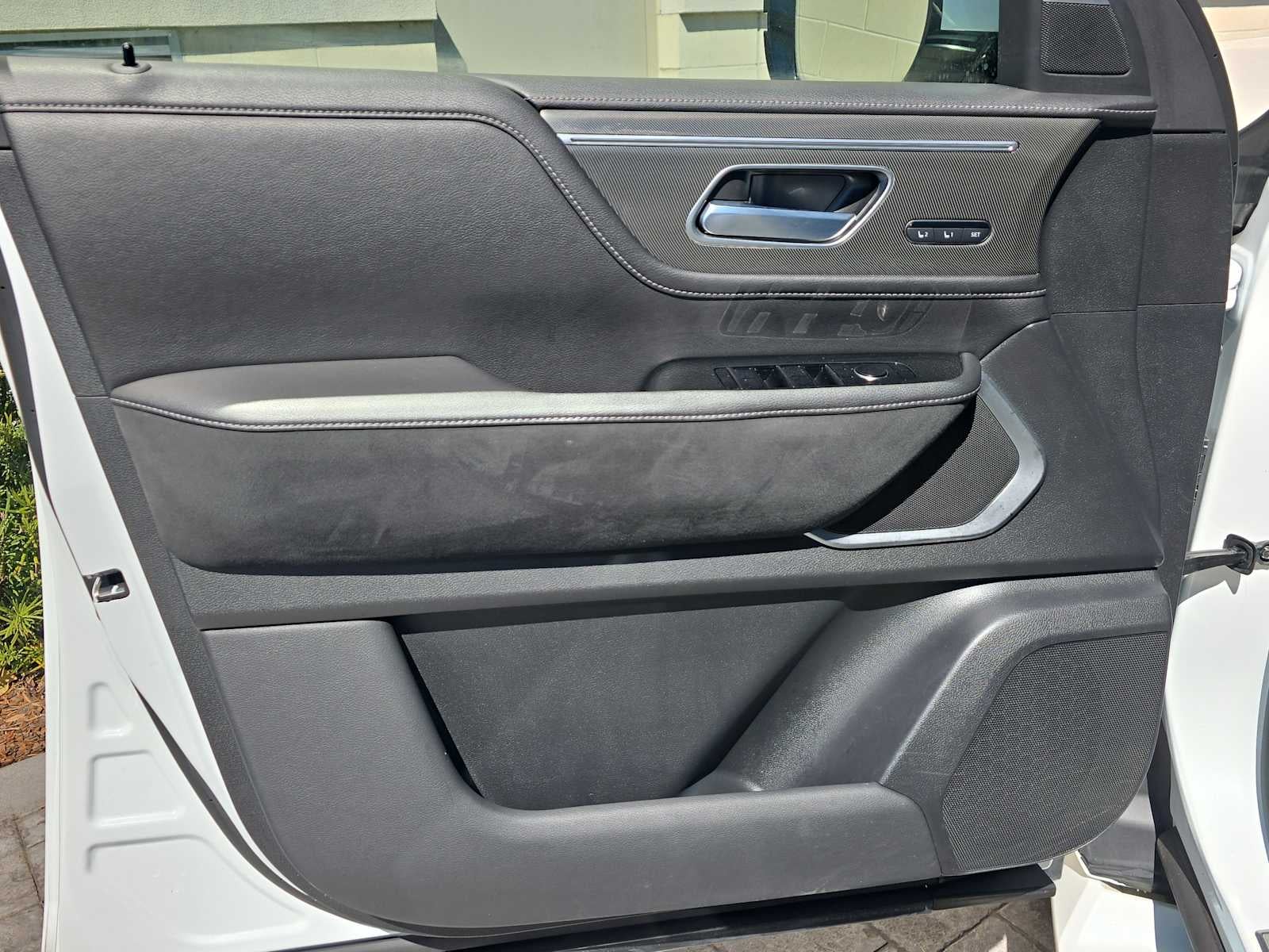 2025 INFINITI QX80 LUXE