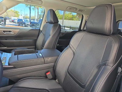 2025 INFINITI QX80 LUXE