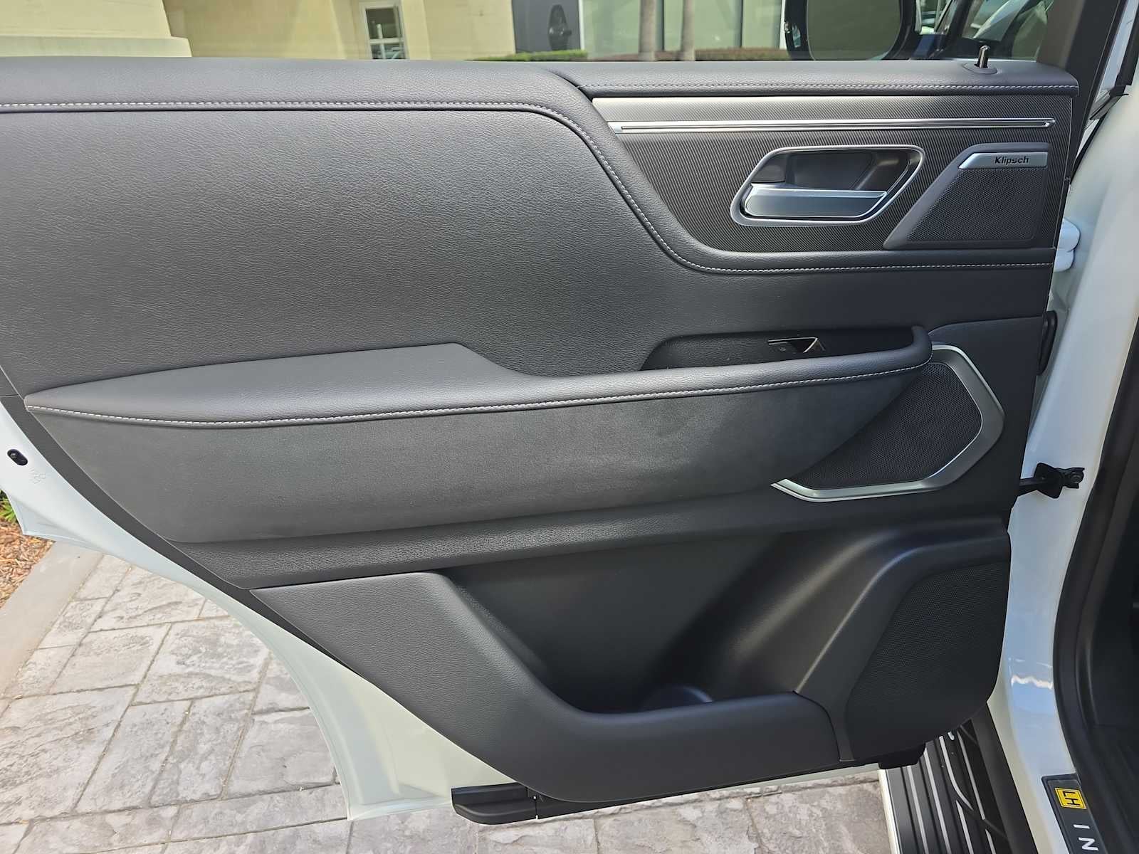 2026 INFINITI QX80 LUXE