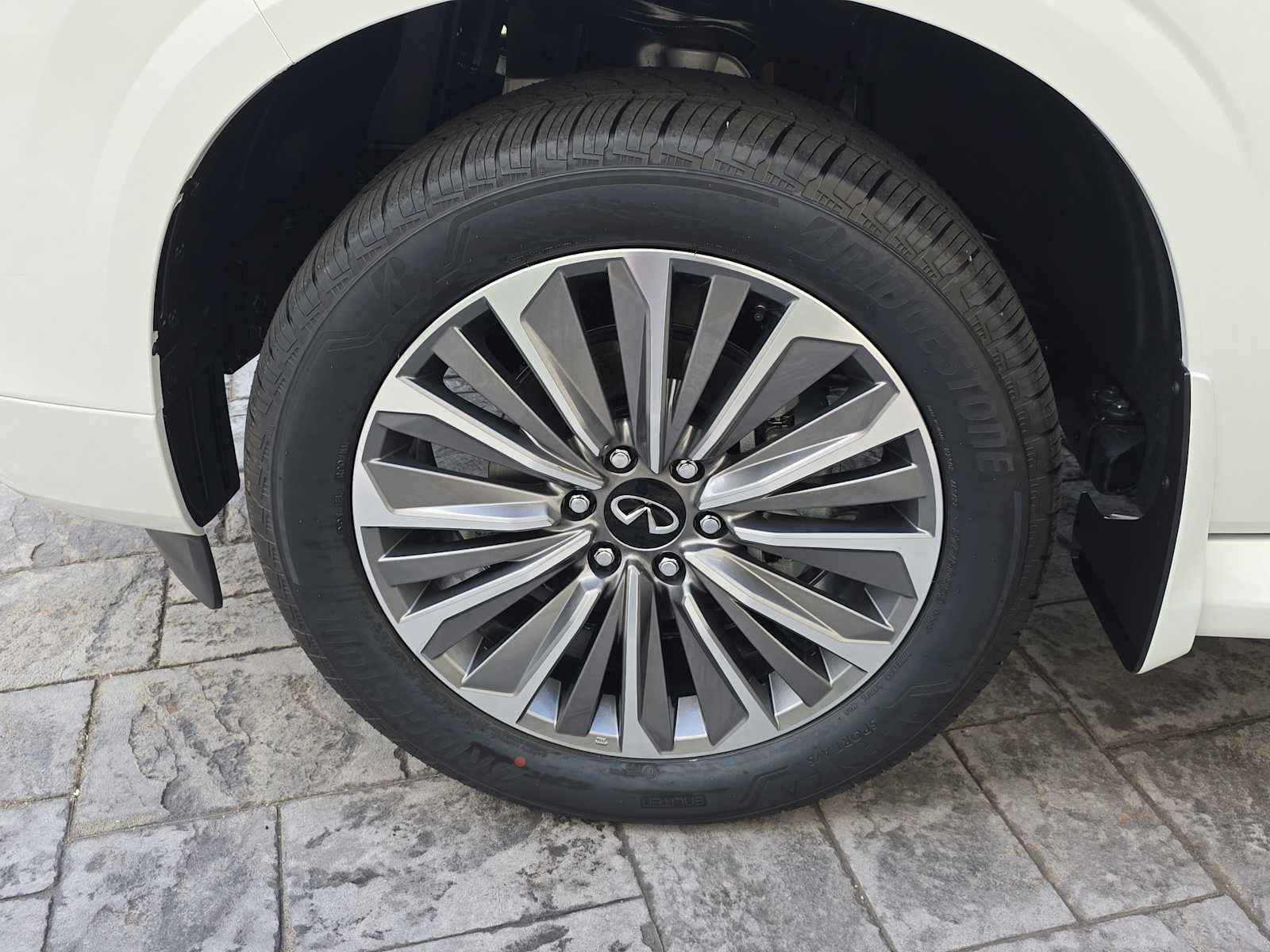 2026 INFINITI QX80 LUXE