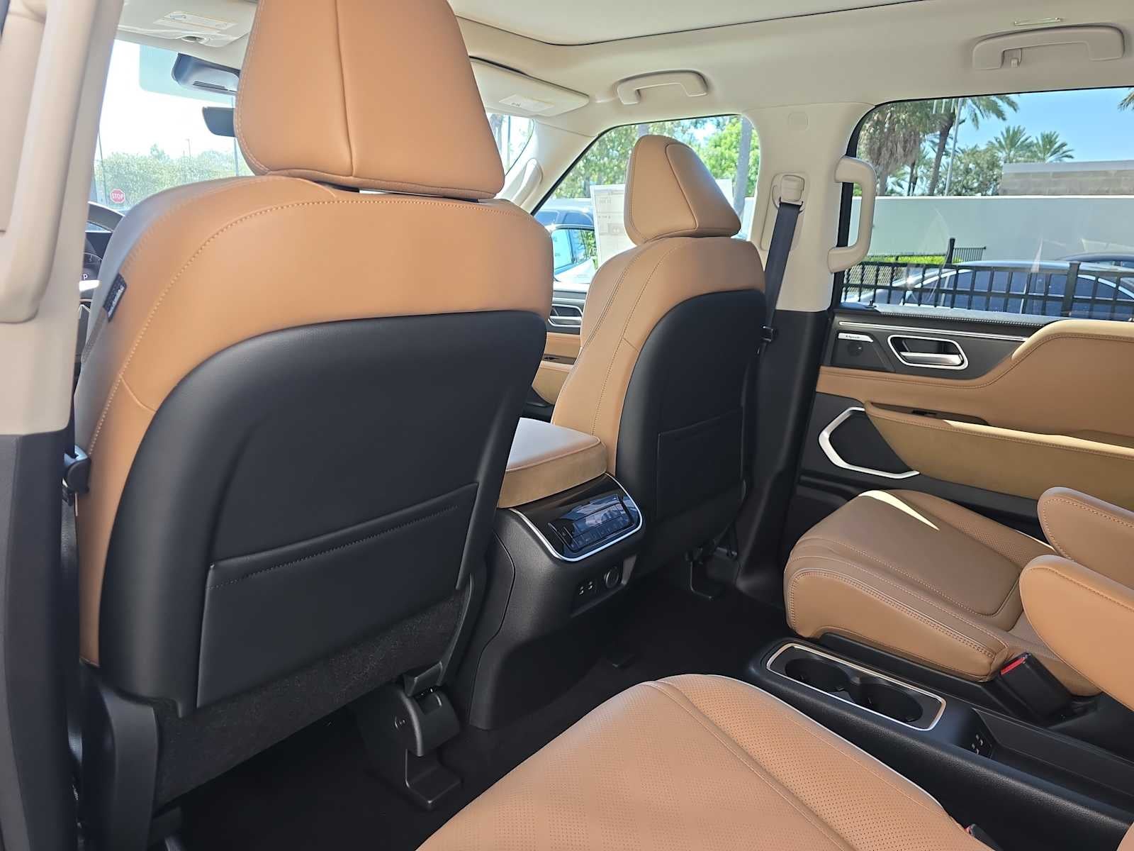 2027 INFINITI QX80 LUXE