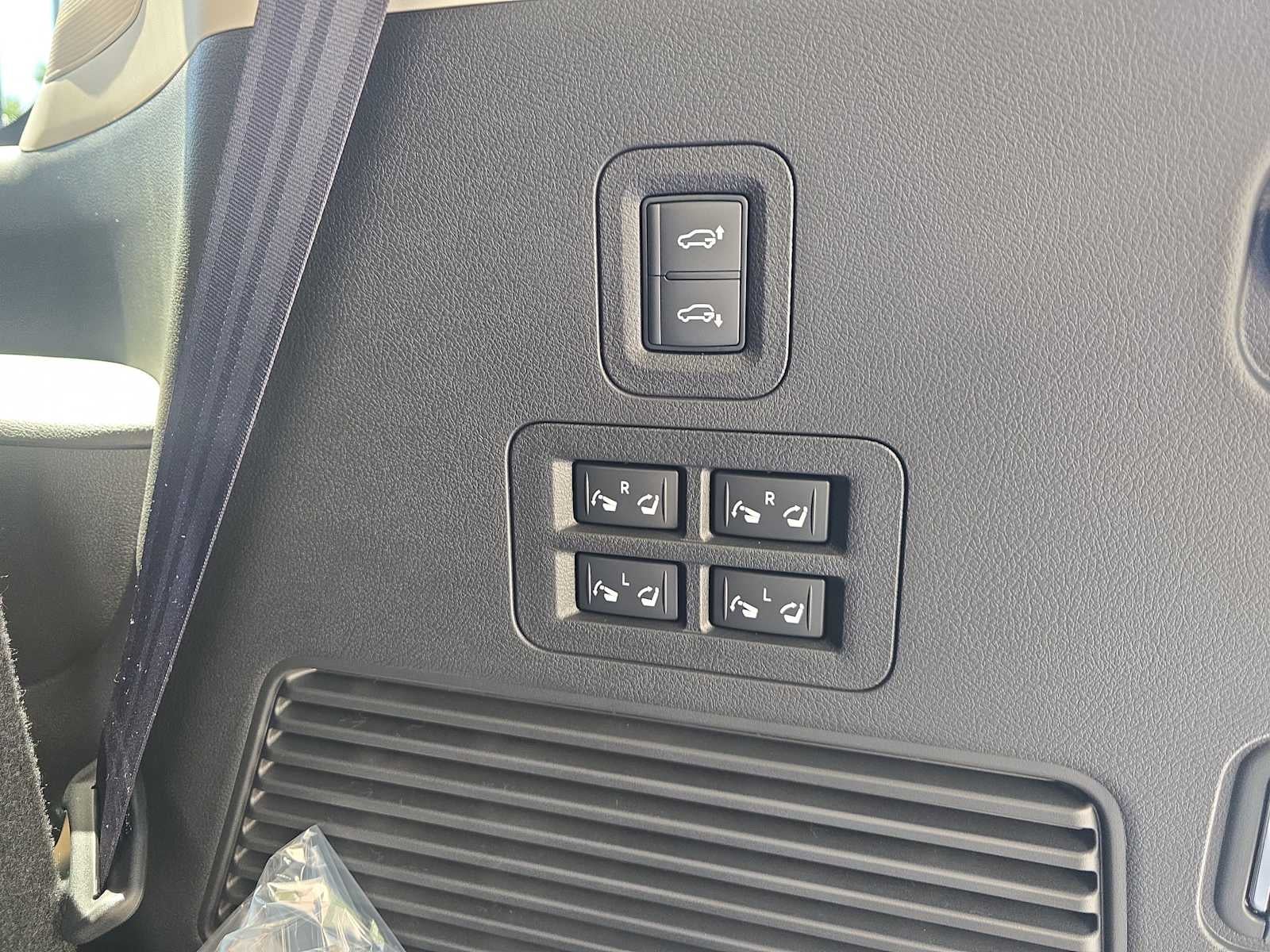 2027 INFINITI QX80 LUXE