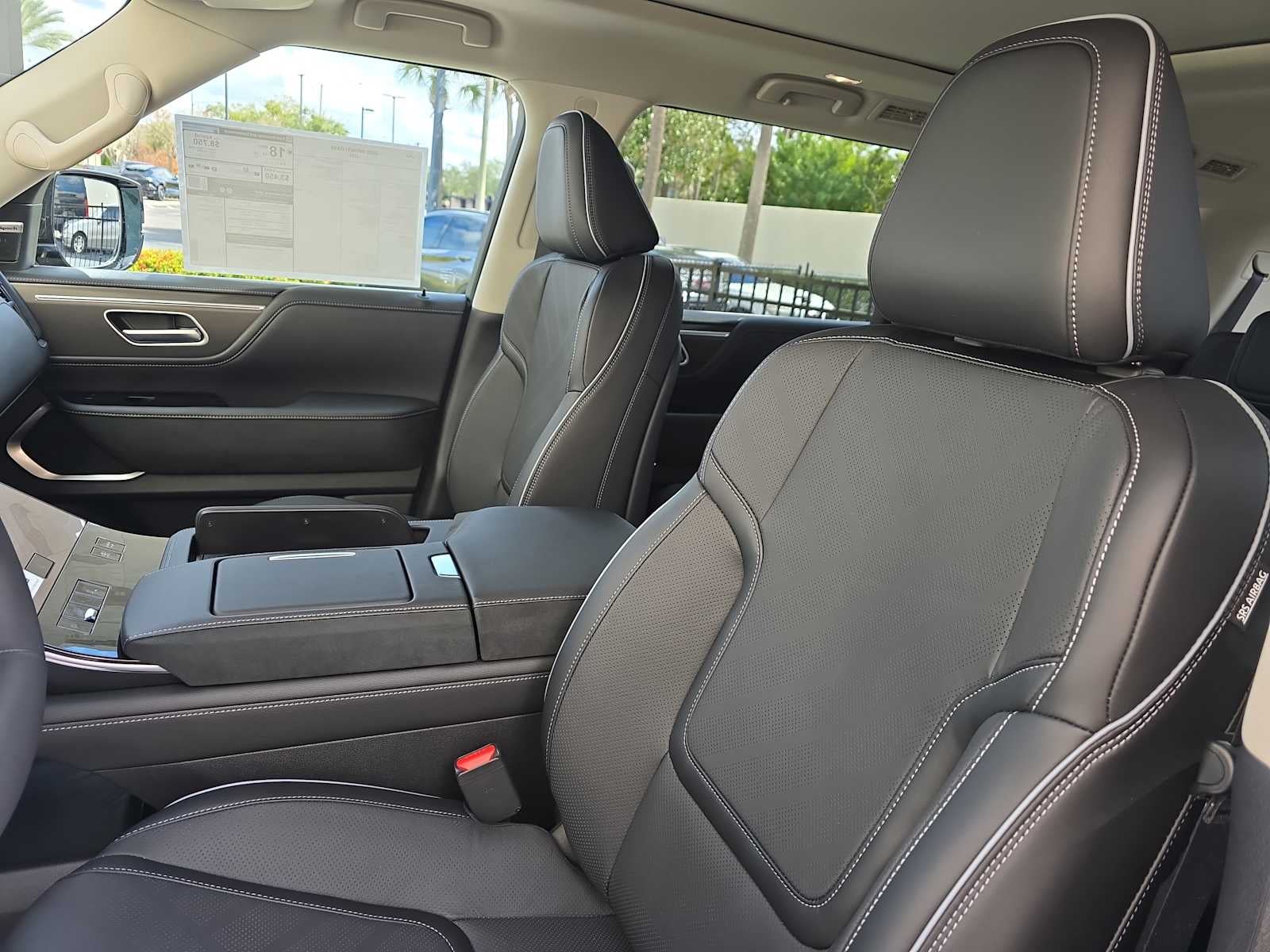 2026 INFINITI QX80 LUXE