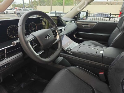 2025 INFINITI QX80 LUXE