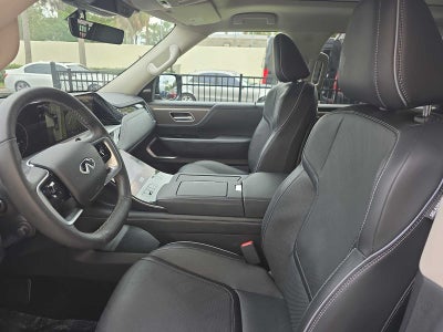 2025 INFINITI QX80 LUXE