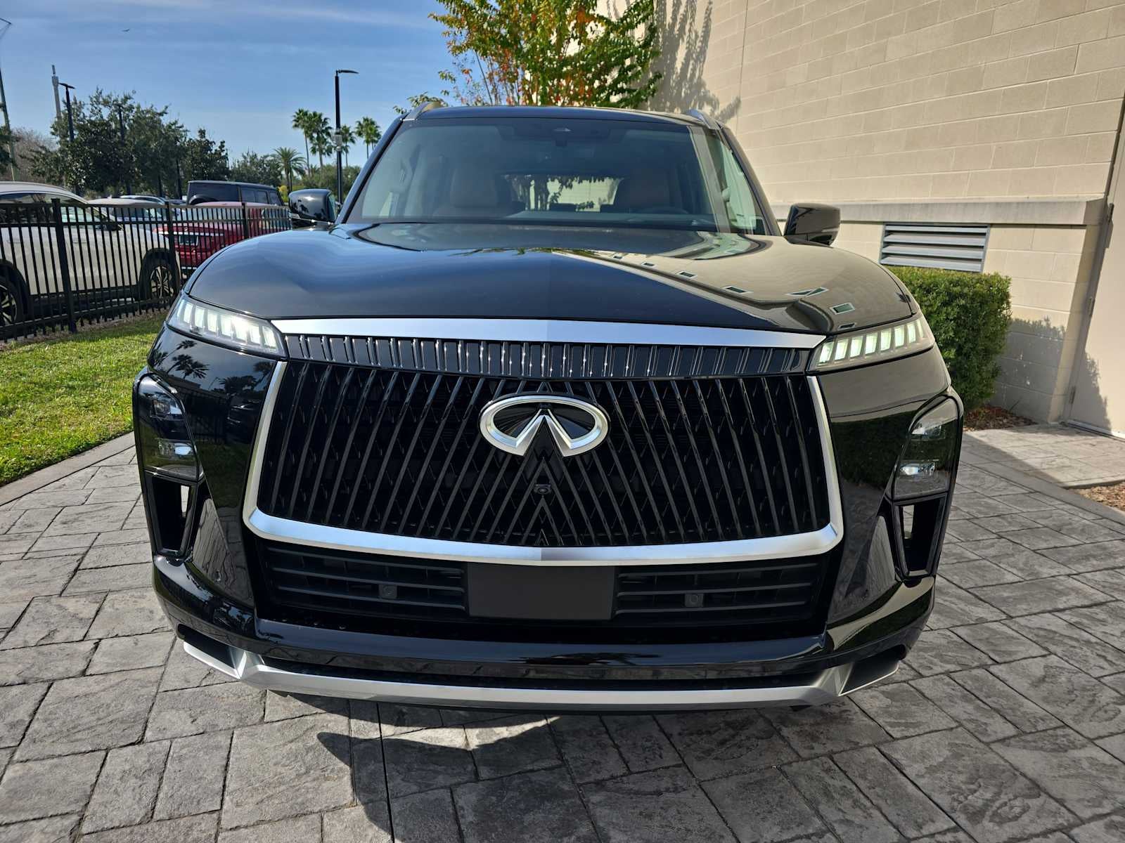 2026 INFINITI QX80 LUXE