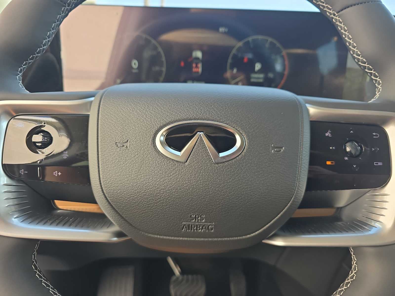2026 INFINITI QX80 LUXE