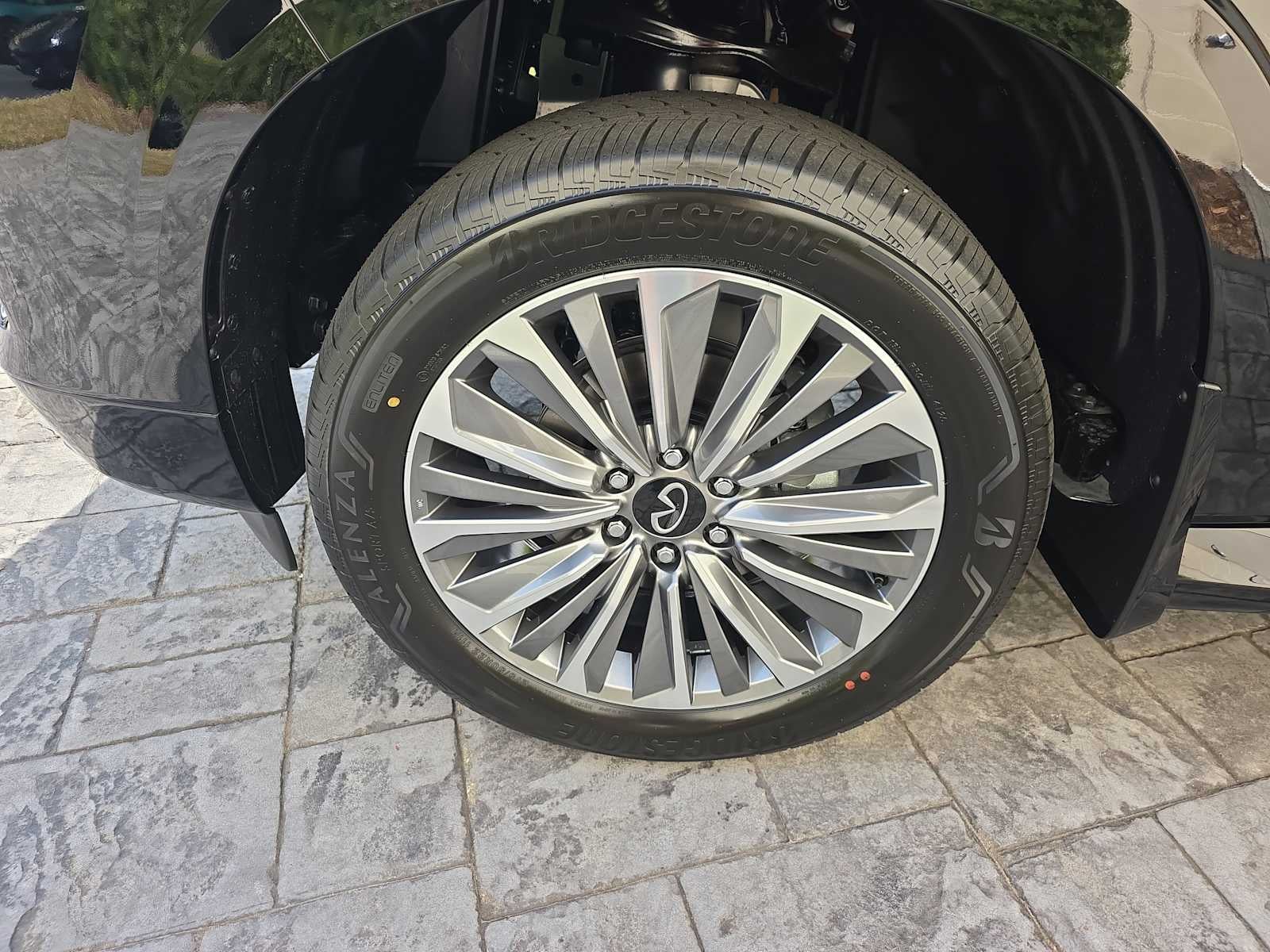 2026 INFINITI QX80 LUXE