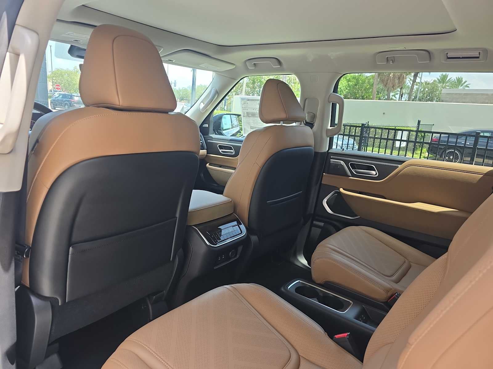 2027 INFINITI QX80 LUXE