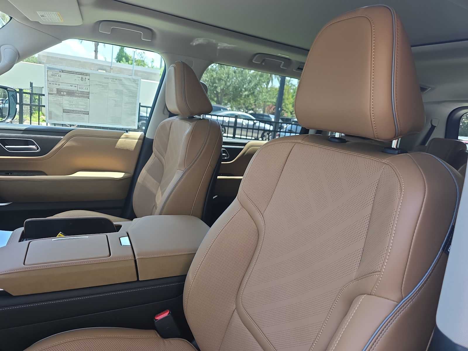 2027 INFINITI QX80 LUXE